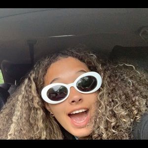 Meet your Posher, Maya